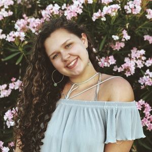 Meet your Posher, Andrea